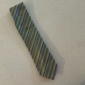 Geoffrey Beene men’s 100% silk tie